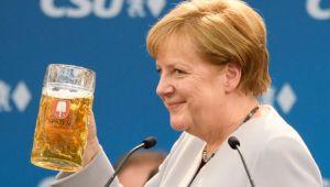 Deutsche Mutti Deutsche Mutti