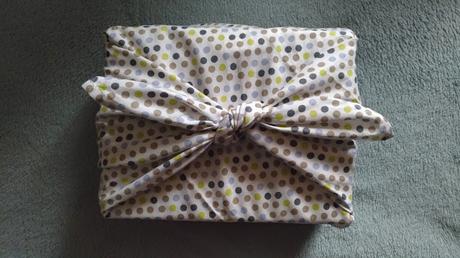 Test : Le papier cadeau en tissus Présent durable