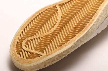 Une paire de Nike aux trois bandes mise en vente sur Ebay Nike aux trois bandes