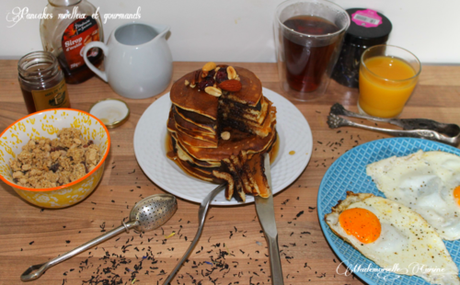 Pancakes moelleux et gourmands pour petit Brunch entre amis Pancakes moelleux et gourmands pour petit Brunch entre amis