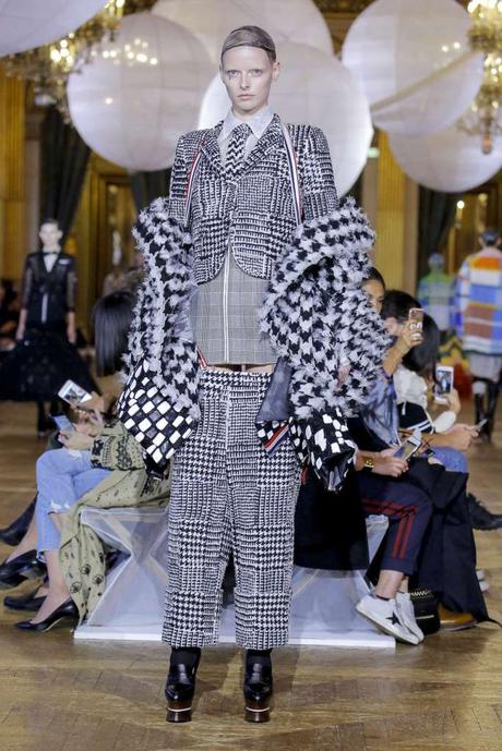 Paris Fashion Week Printemps/Été 2018: Jour 9 Tempêtes de la renommée Paris Fashion Week Printemps/Été 2018: Jour 9 Tempêtes de la renommée