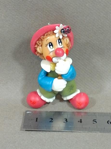 Pendentif clown en porcelaine froide Pendentif clown en porcelaine froide
