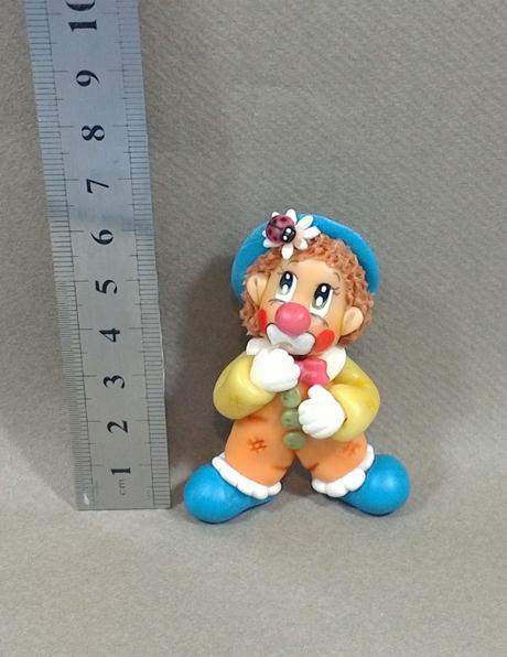 Pendentif clown en porcelaine froide Pendentif clown en porcelaine froide