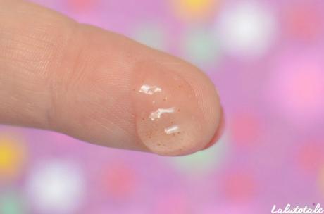 ( Nocibé ) C’est l’histoire d’un gommage à grains qui avait un gros pépin… ( Nocibé ) C’est l’histoire d’un gommage à grains qui avait un gros pépin…