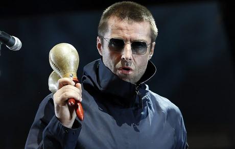 Liam Gallagher rend hommage aux Beatles #LiamGallagher, #JoePerry #FooFighters