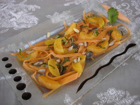 Carottes-abricots en salade et ses graines DSC06087