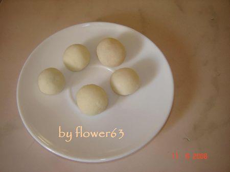 Boules cerises-noix de coco DSC05292