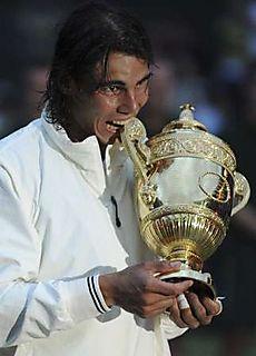 Nadal terrasse Federer 6-4 6-4 6-7 6-7 9-7.... Respect Nadal terrasse Federer 6-4 6-4 6-7 6-7 9-7.... Respect