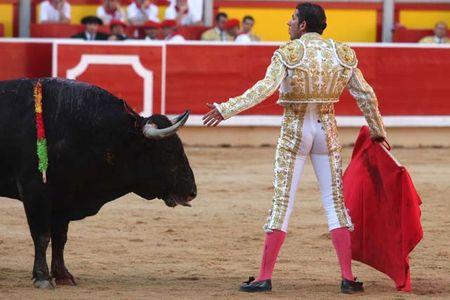 Pamplona : corrida du conde de la corte marin