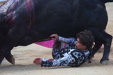 Pamplona : corrida du conde de la corte Abellan___Mauvaise_posture