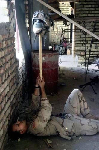 Quelques images insolites (Vol 30) photo soldat casque sniper humour insolite