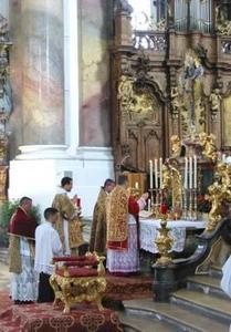 Les jeunes demandeurs de la messe en latin posent question à l'Eglise