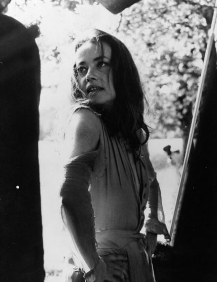 http://media.paperblog.fr/i/89/891053/paroles-chanson-tourbillon-jeanne-moreau-L-1.jpeg