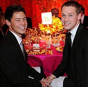 TR Knight veut adopter