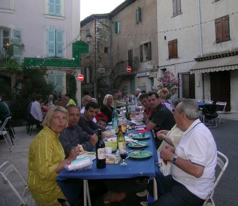 Repas républicain (suite) 14-juillet-08.1216110503.jpg