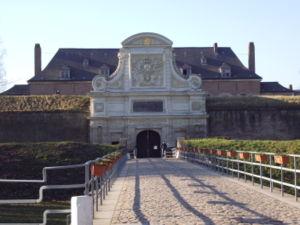 La fameuse citadelle Vauban, au coeur du Bois de Boulogne