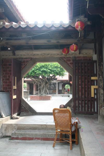Blog de taiwaninside : Taiwan, vue de l'intérieur, Repos au temple