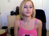 Jeune fille blonde coquine gros seins string blanc Jeune fille blonde coquine gros seins string blanc