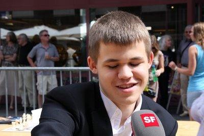 Tournoi International d'échecs de Bienne 2008: la ronde 7 à 14h Que va inventer aujourd'hui le norvégien Magnus Carlsen ? - photo site officiel
