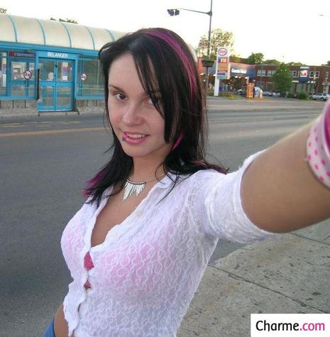 Josiane : une exhibo amateur sexy tres chaude Josiane : une exhibo amateur sexy tres chaude