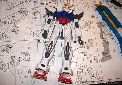 Montage du Aile Strike Gundam - Partie 3 Montage du Aile Strike Gundam - Partie 3