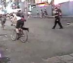 vidéo policier new-york cycliste