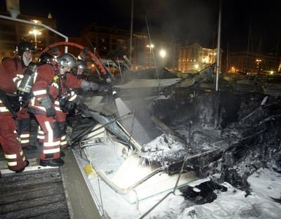MARSEILLE : incendie sur le Vieux Port