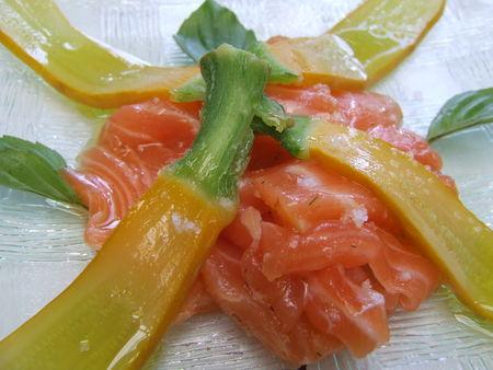 Saumon mariné & courgettes jaunes à l'huile DSCF0527