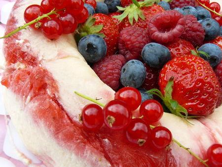 Gourmande... Vacherin-melon-fruits-rouges-L-1