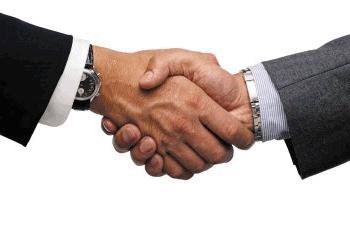 Des bises en veux-tu en voilà en Angleterre