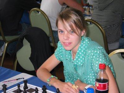 Une jeune joueuse du Championnat de France d'échecs 2008- photo Chess & Strategy 