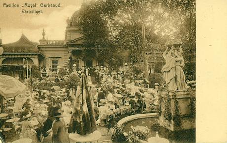 Sur les traces de Sissi à Budapest (11) — Le Pavillon Royal du Városliget / La reine et Gisèle devant le pavillon
