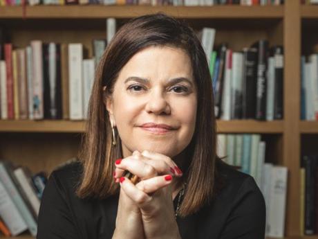 Brasil vive “paroxismo da intolerância”, diz Patrícia Melo que lança novo livro na França
