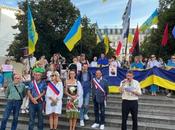Paris plus jamais côtés Ukrainiennes Ukrainiens.