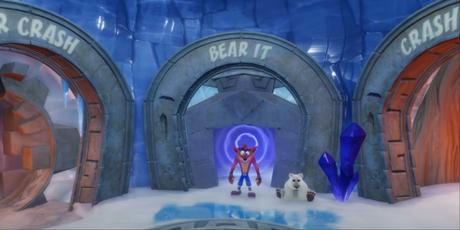 Les écrans de sélection de niveau de jeu vidéo les plus mémorables Crash Bandicoot debout à l'extérieur d'une salle de distorsion