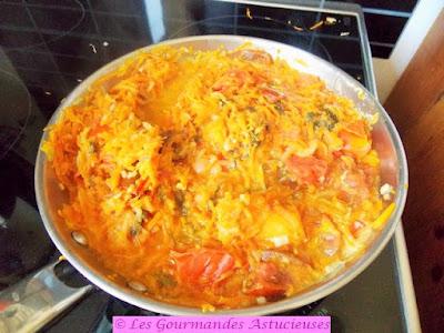 Sauce aux carottes et aux tomates au Papalo (Vegan)