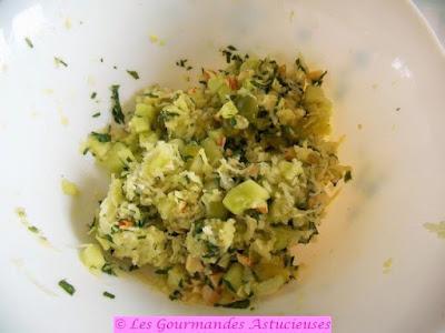 Salade de chou-rave aux raisins et aux noisettes fraîches (Vegan)