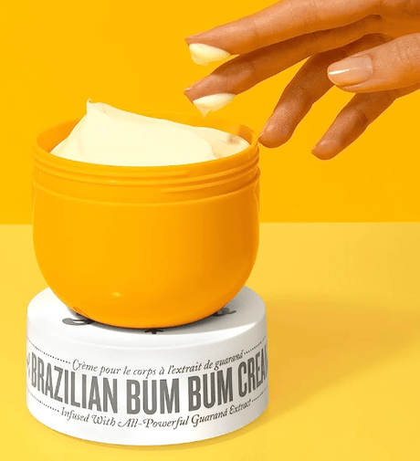 La Crème de l’Été : Bum Bum Cream, Le Secret de Beauté de Dua Lipa La Crème de l’Été : Bum Bum Cream, Le Secret de Beauté de Dua Lipa