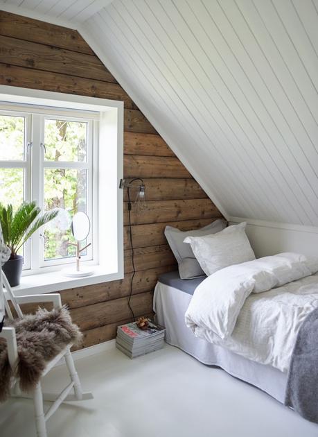 chambre mansardée deco nature mur bois blanc