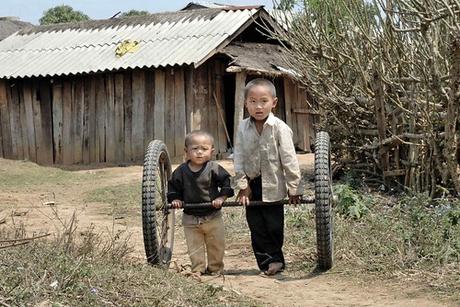 Charity Hub – WordPress à but non lucratif/collecte de fonds walking by the wheel