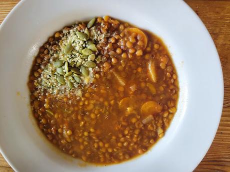 Soupe de lentilles tomatée aux saveurs indiennes