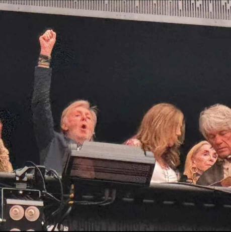 Paul McCartney : il profite de la vie et multiplie les apparitions Paul McCartney : il profite de la vie et multiplie les apparitions