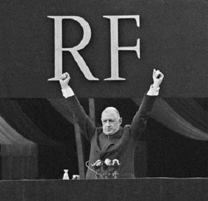 Ve République (1) : 65 ans et toutes ses dents !