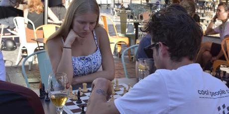 Un tournoi d’échecs géant dans des bars de Bordeaux