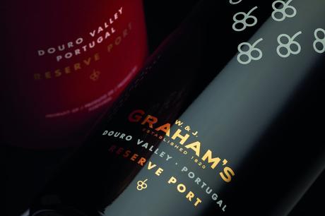 GRAHAM’S RÉVÈLE SIX GRAPES SOUS UN NOUVEL ÉCRIN: Une Ode au Luxe et à l’Élégance GRAHAM’S RÉVÈLE SIX GRAPES SOUS UN NOUVEL ÉCRIN: Une Ode au Luxe et à l’Élégance