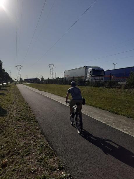Caen la mer - Une piste cyclable créée dans la zone Object'Ifs Sud !