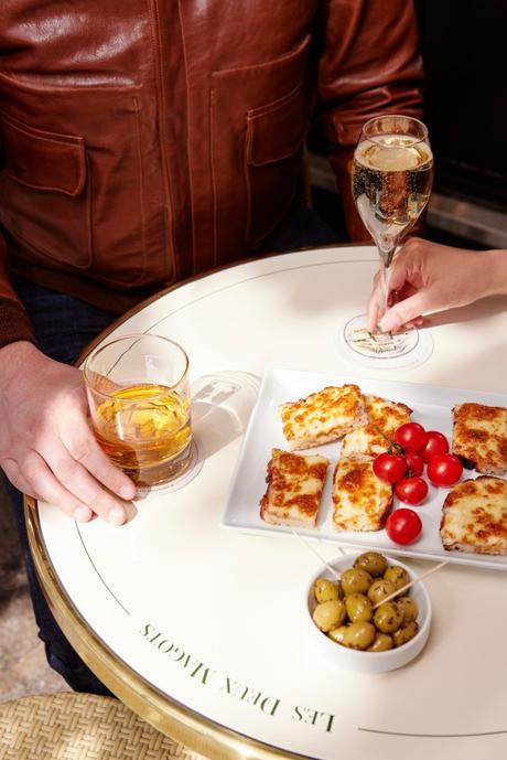 Les Deux Magots : Découvrez la quintessence du Paris gourmand Les Deux Magots : Découvrez la quintessence du Paris gourmand