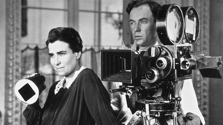 Dorothy Arzner (1897-1979), réalisatrice américaine et inventeuse de la perche, dans le documentaire «Et la femme créa Hollywood» des soeurs Kuperberg.