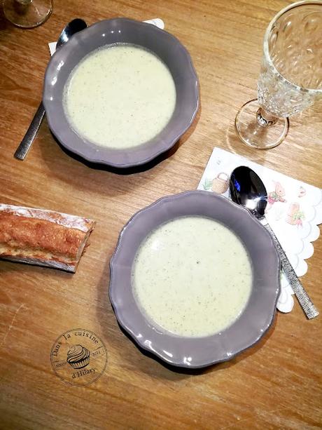 Soupe de courgettes au fromage ail et fines herbes - Dans la cuisine d'Hilary