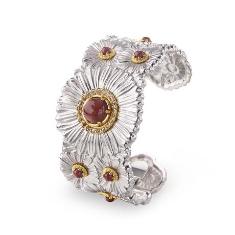 Buccellati dévoile Blossoms Color, sa collection floral pop